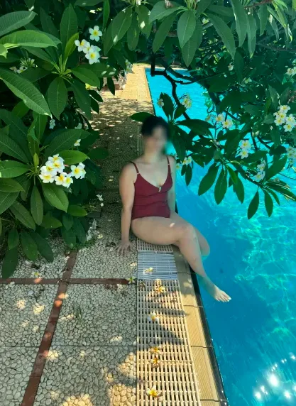 Abril, 33 años