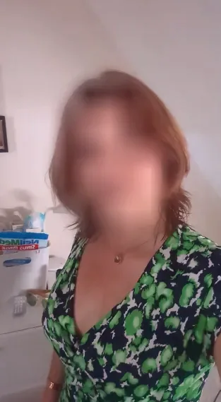 Nawal, 33 años